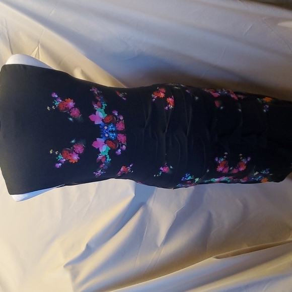 Nicole Miller Artelier Floral Midi Dress SZ MD - Picture 6 of 10